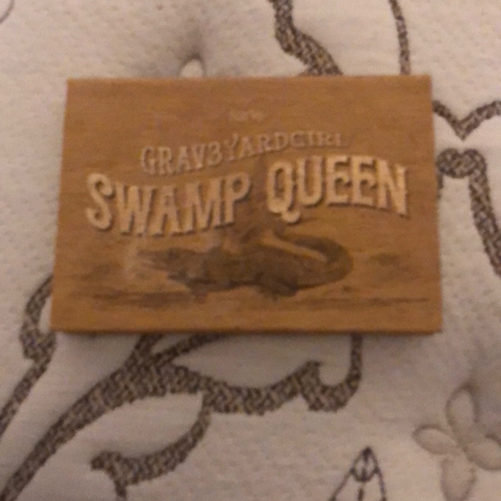 Tarte swamp queen lightly used will sanitize